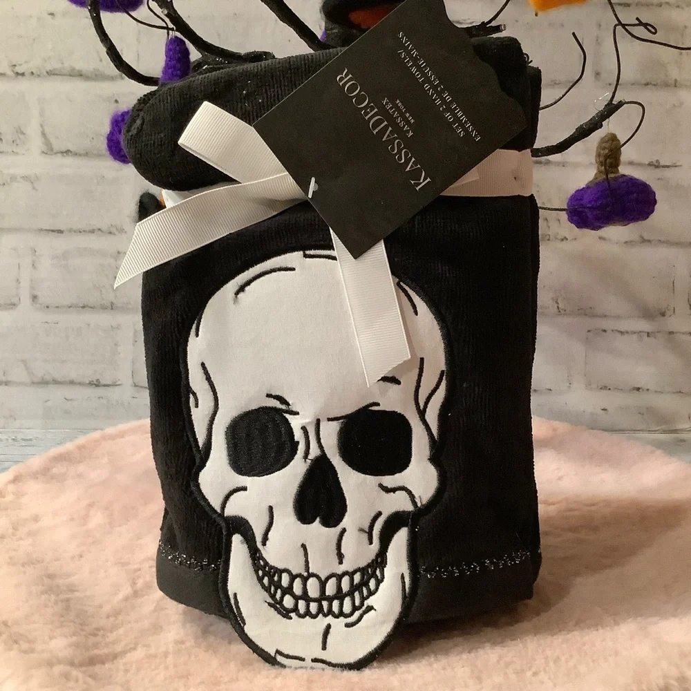 KASSADECOR Set Of 2 Hanging Skulls Hand Towels